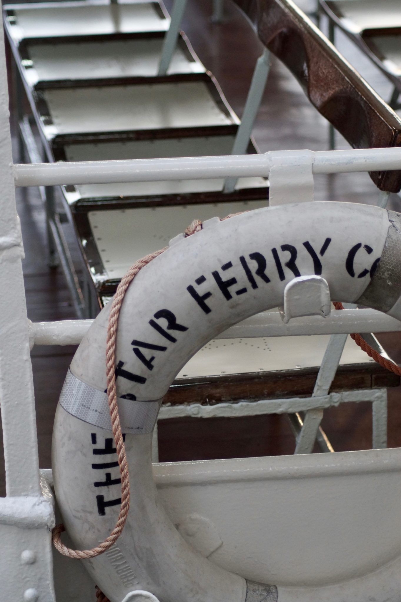 Ein Rettungsring auf der Star Ferry