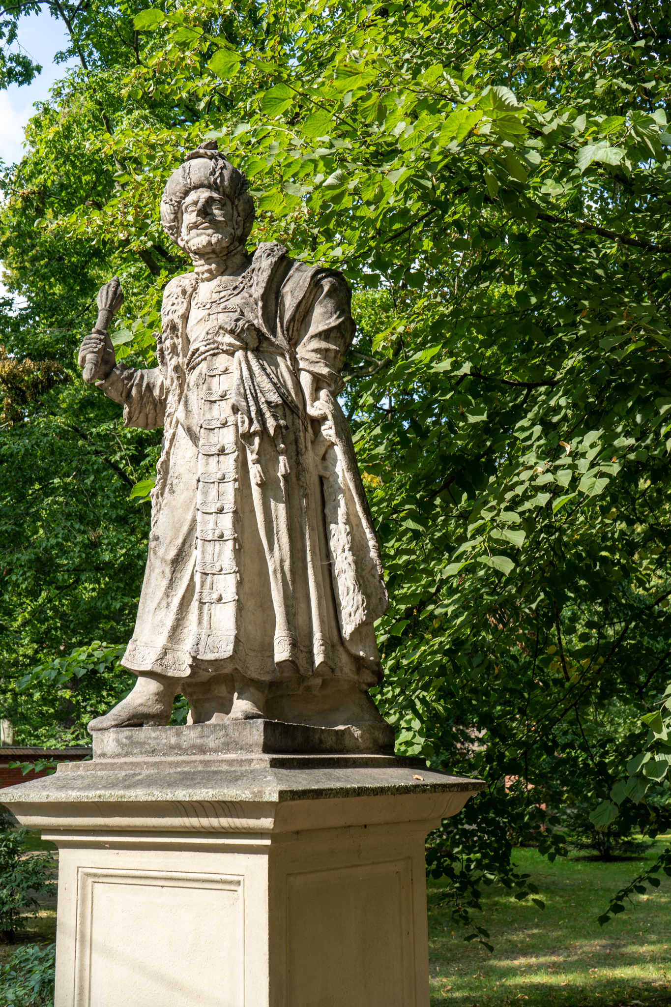 Statue im Tempelgarten in Neuruppin