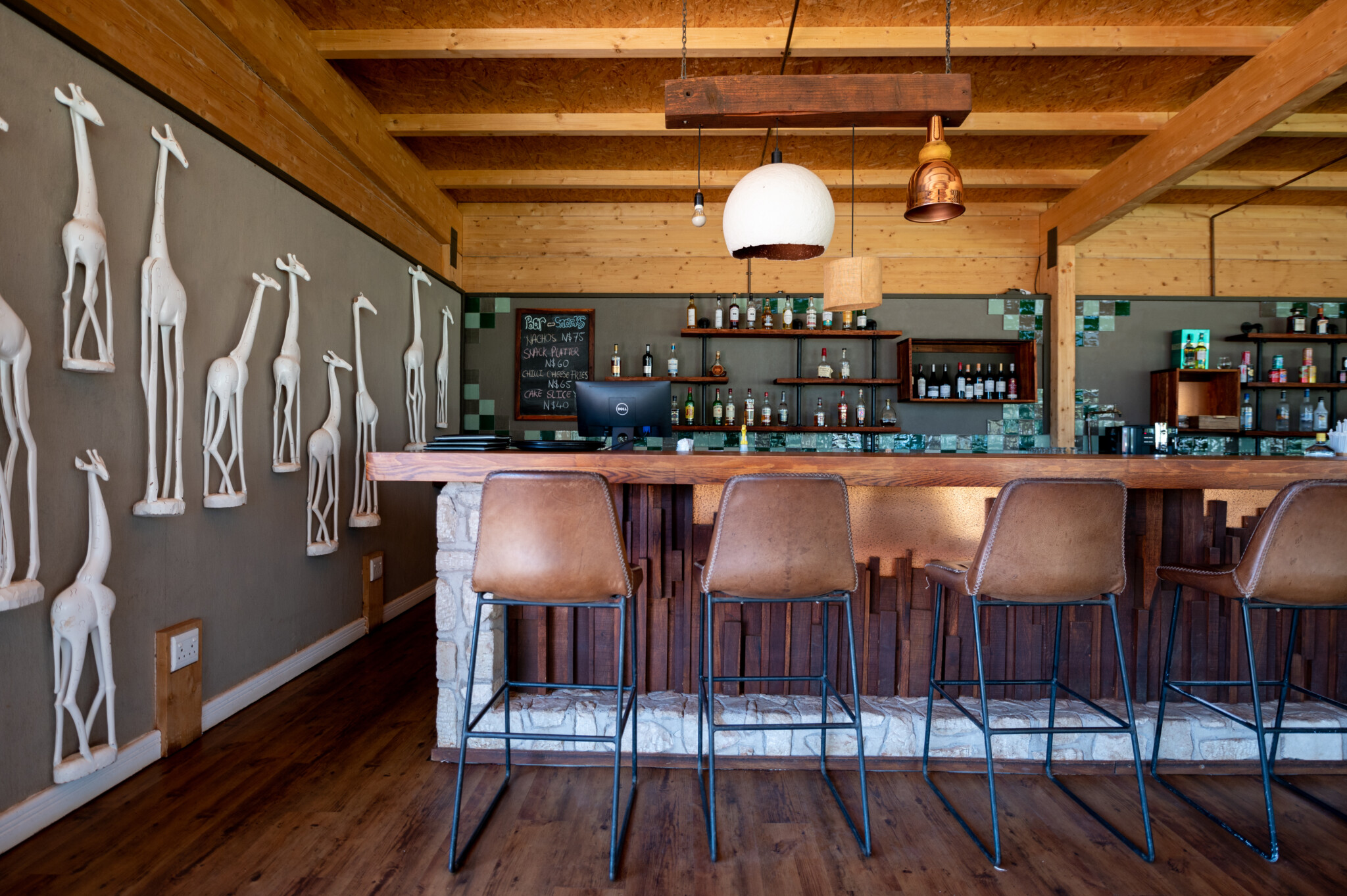 Bar in der Kalahari Anib Lodge