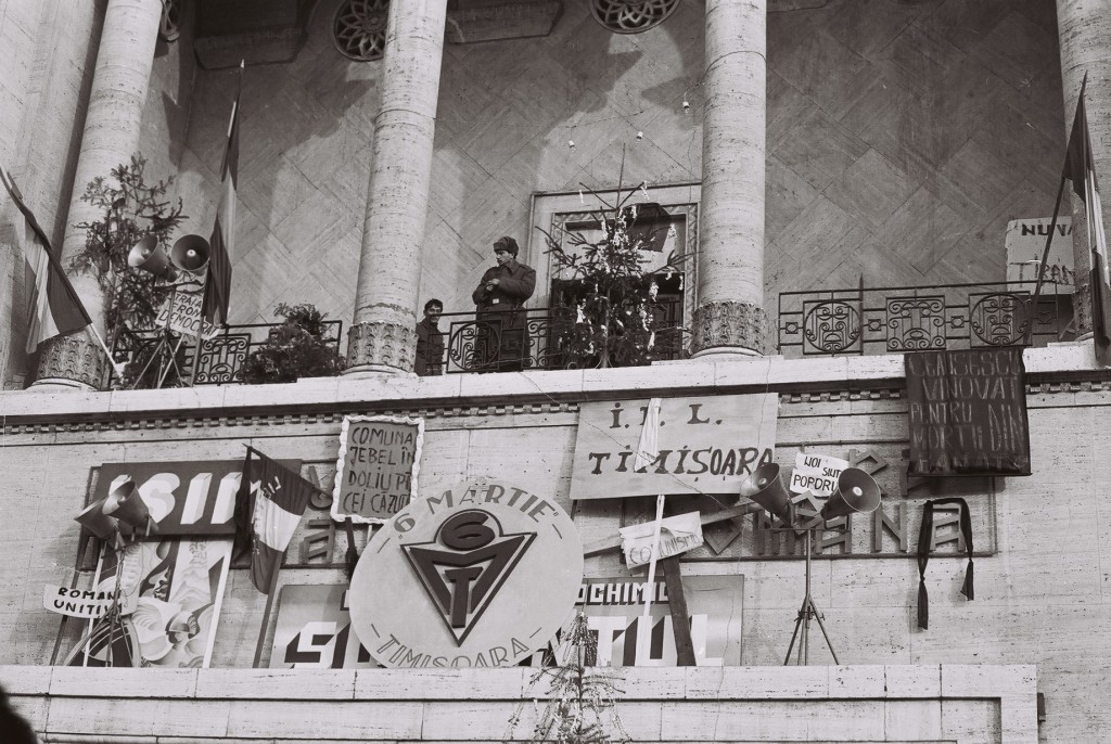 Der Balkon der Temeswarer Oper in den Tagen der Revolution. Quelle: transilvaniareporter.ro