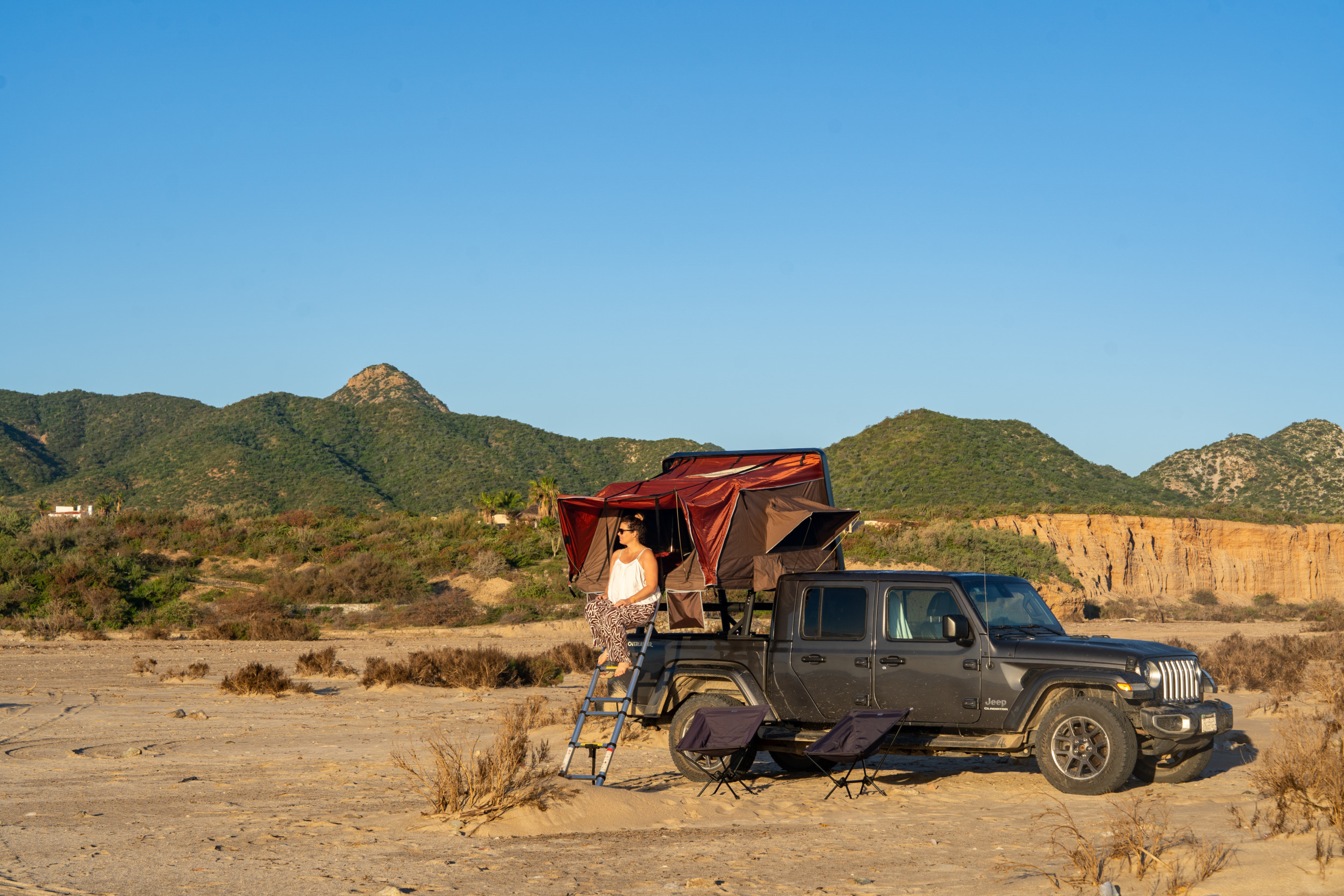 Mit dem Dachzelt könnt ihr im Cabo Pulmo Nationalpark richtig gut campen