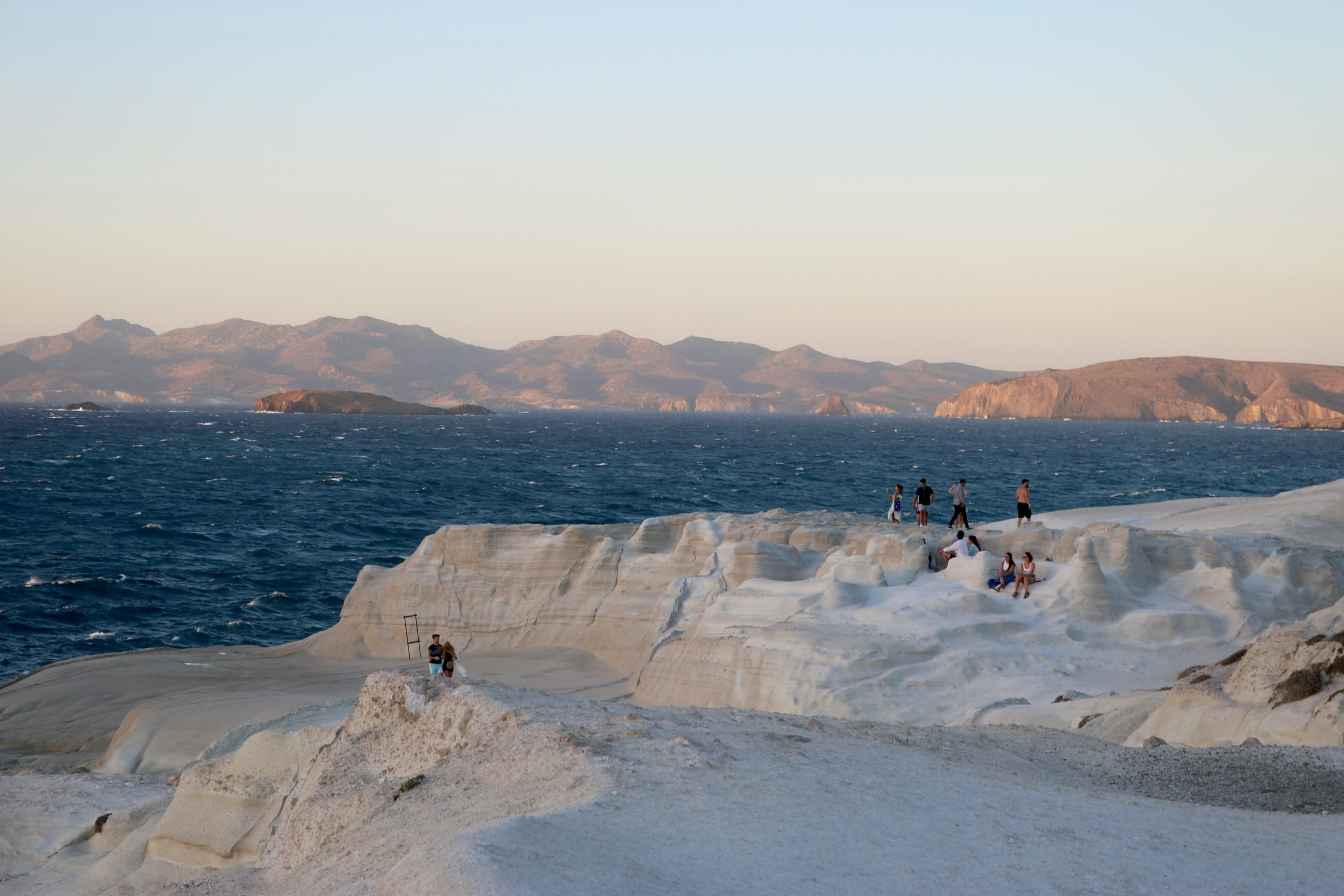 Der Strand von Milos gehört definitiv zu den schönsten Sehenswürdigkeiten in Griechenland