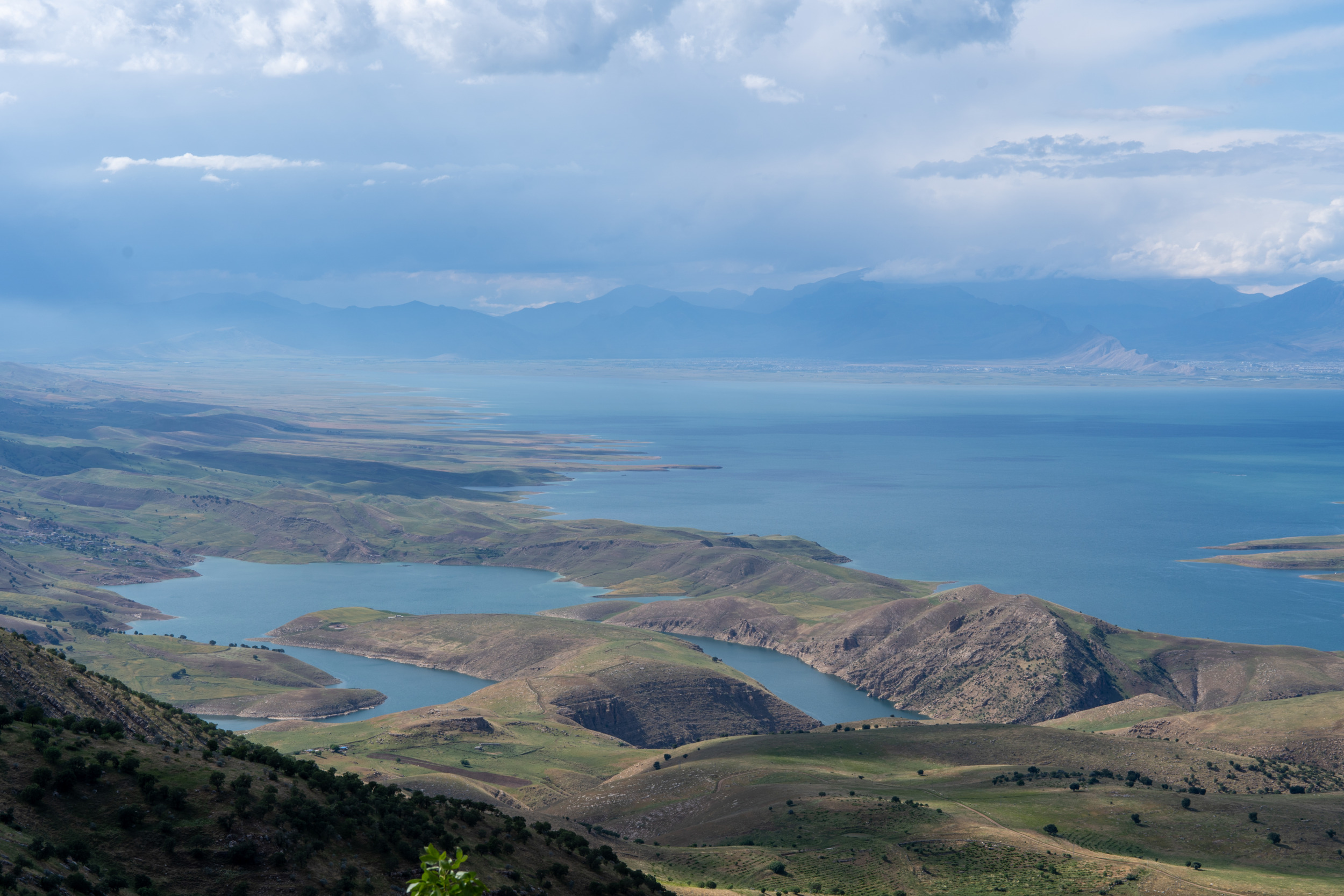 Dukan Lake