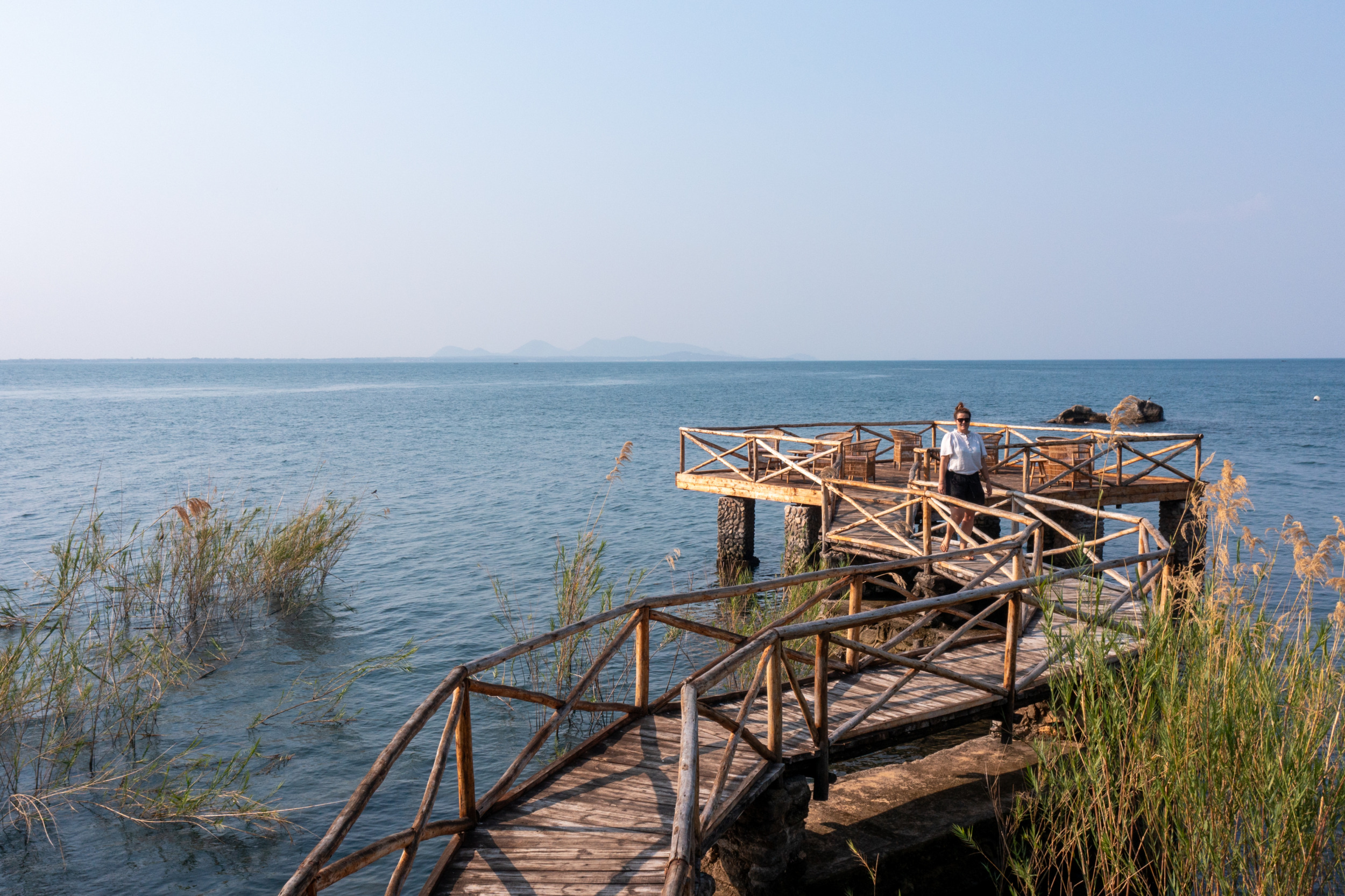 Malawisee Steg der Blue Zebra Island Lodge